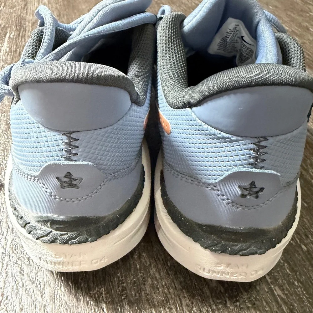 Nike Star Runner 4 Kids Size 5Y Blue Copper Running Shoes DX7615-405 Sneaker